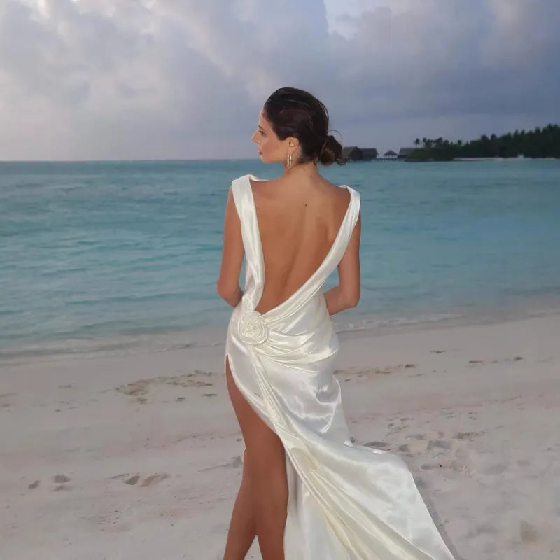 Robe Satinée Fendue Haute Couture