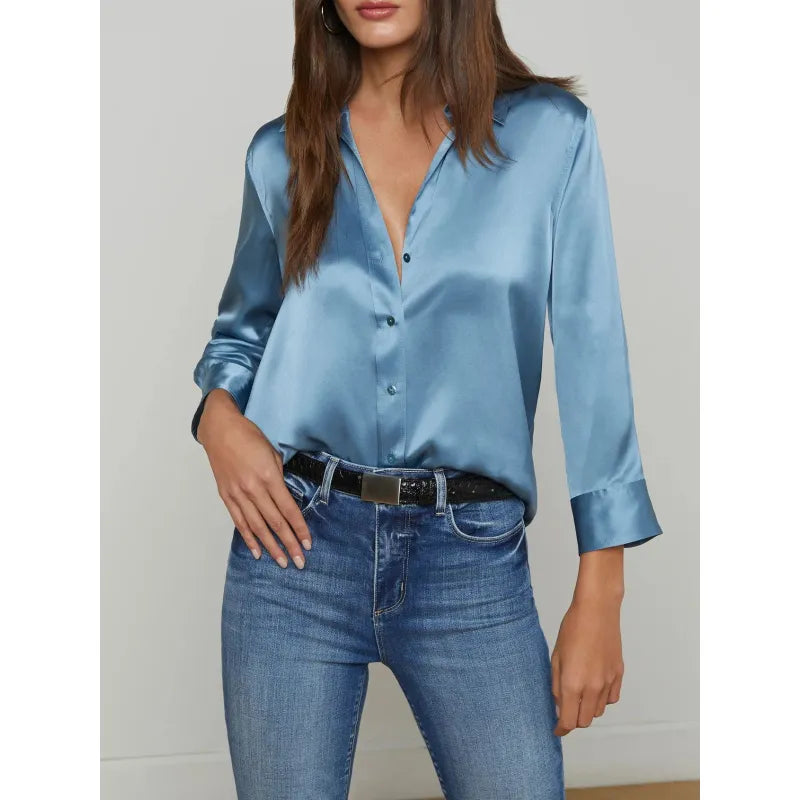 Chemise Satinée Pâle Élégante