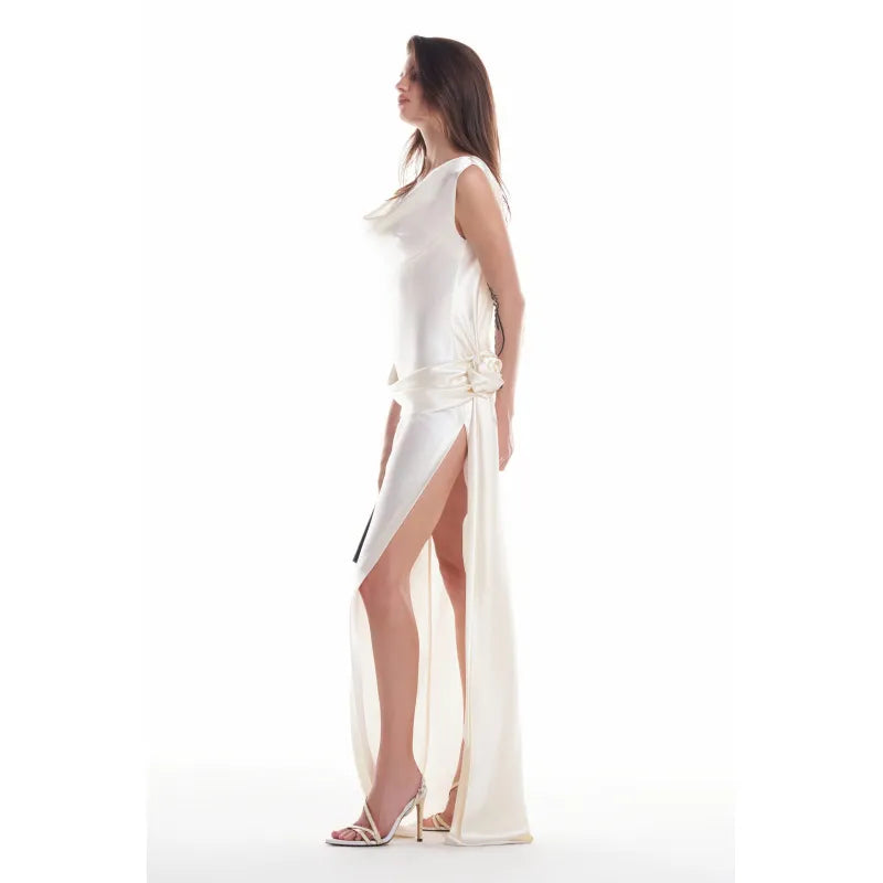 Robe Satinée Fendue Haute Couture