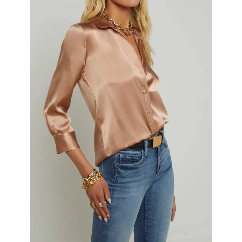 Chemise Satinée Pâle Élégante