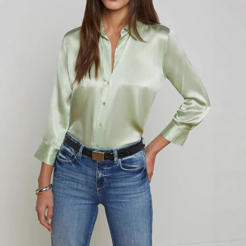 Chemise Satinée Pâle Élégante