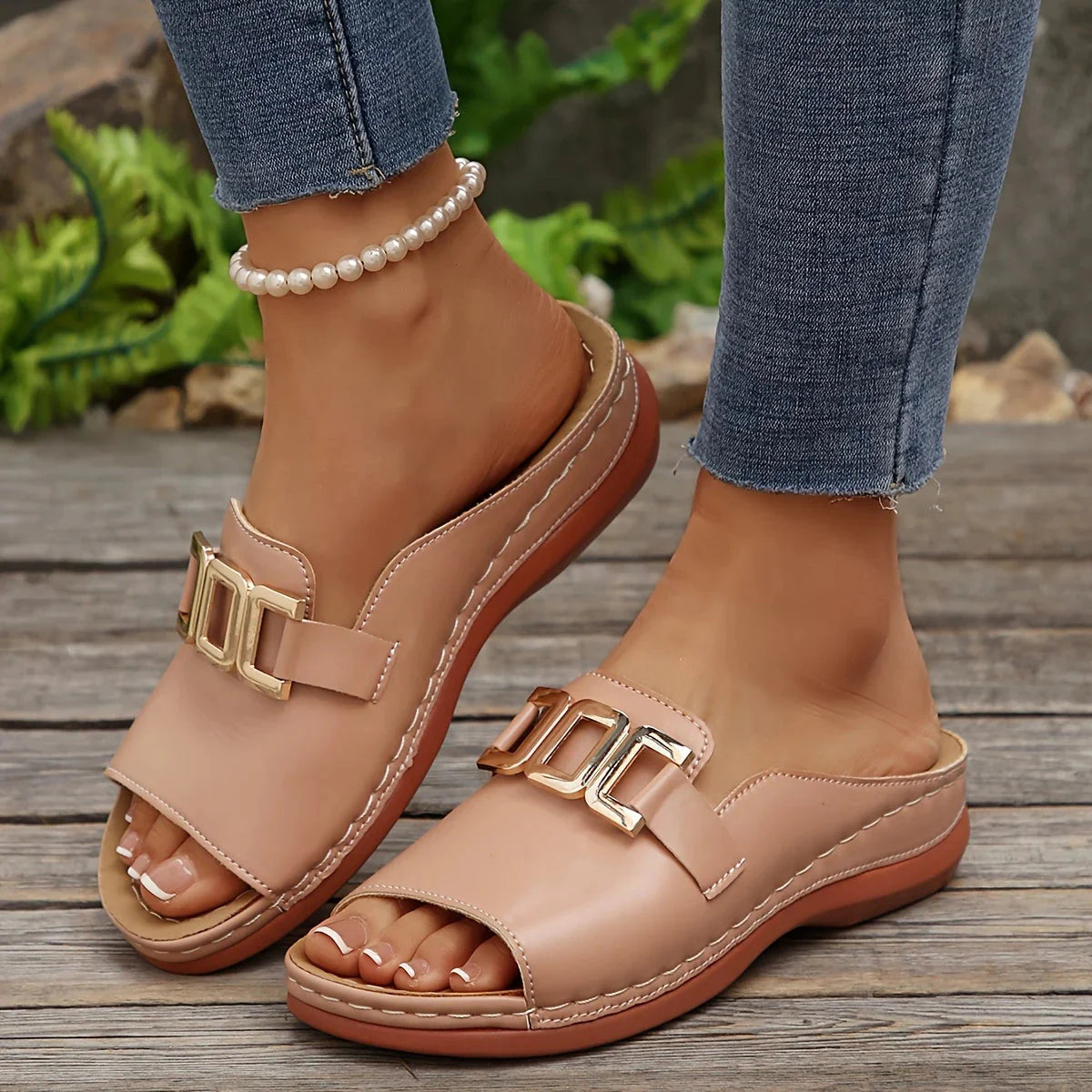 Mules Lysa Élégantes à Boucle Dorée – Confort & Chic Assuré
