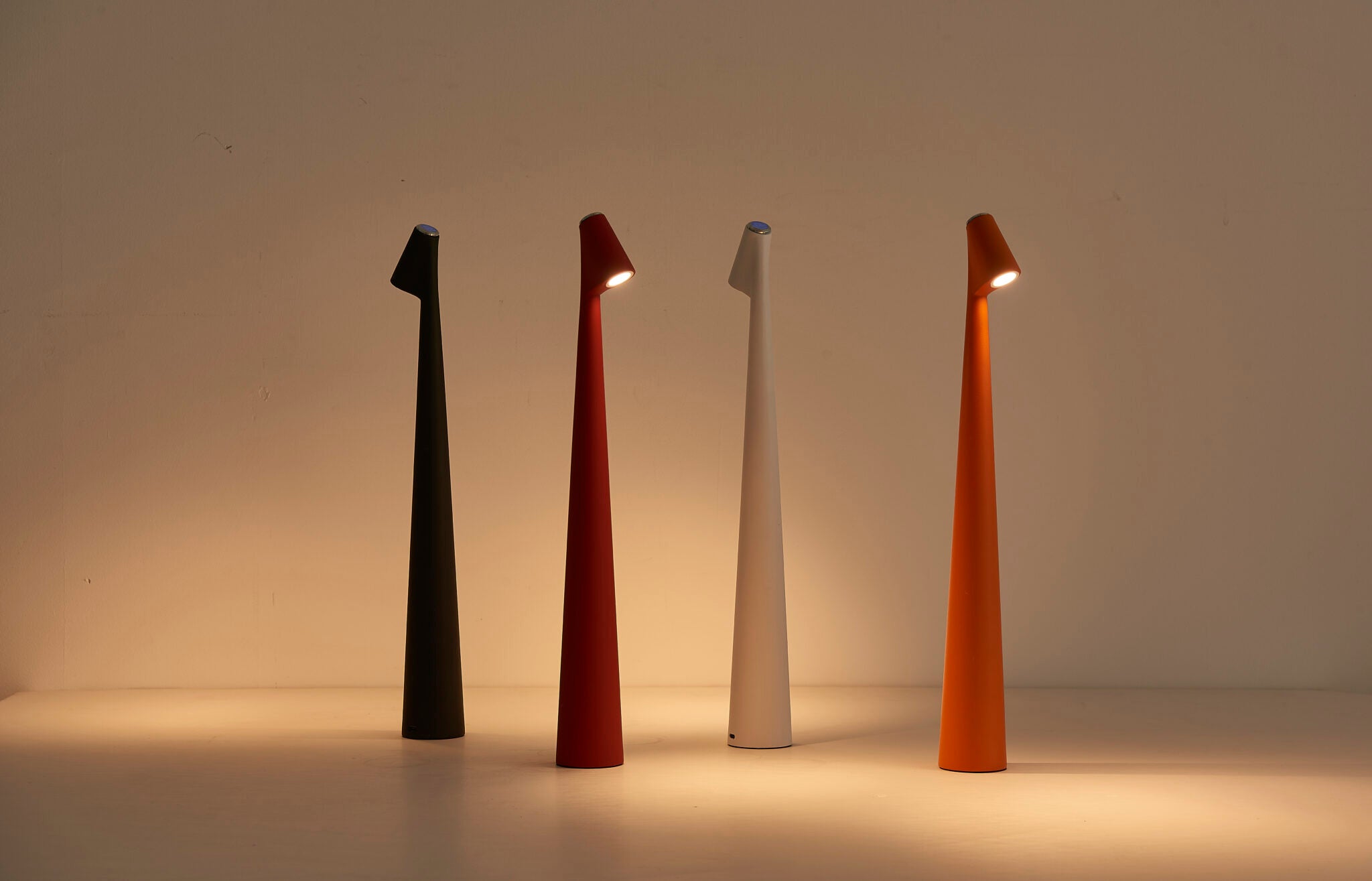 Nordic Minimalist Wireless LED Table Lamp for Reading and Dining
