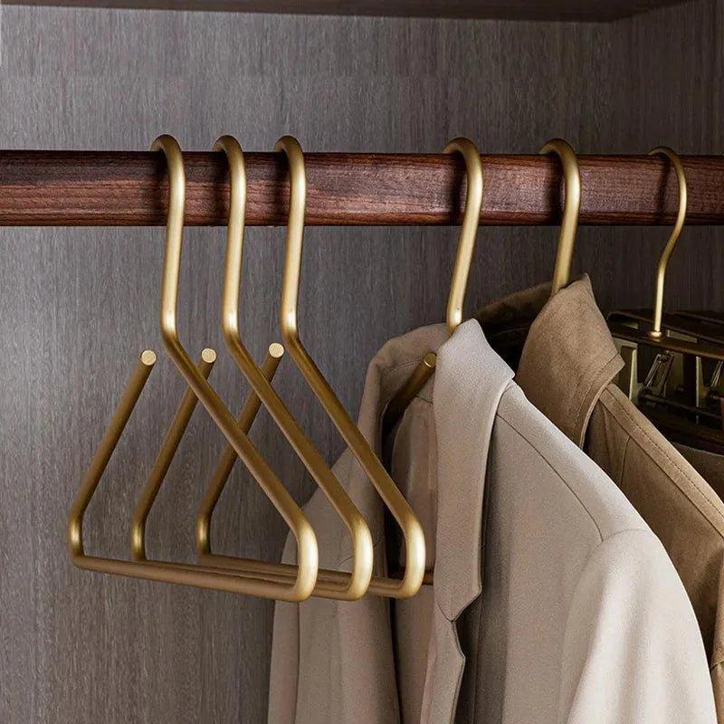 Bellora Set of 5 Solid Matte Metal Hangers in Gold and Silver for Seamless Wardrobe Organization