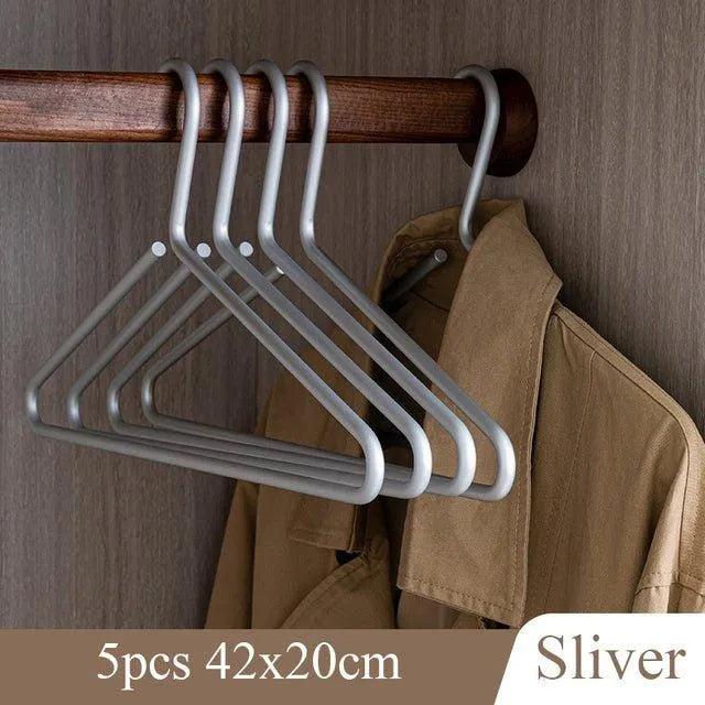 Bellora Set of 5 Solid Matte Metal Hangers in Gold and Silver for Seamless Wardrobe Organization