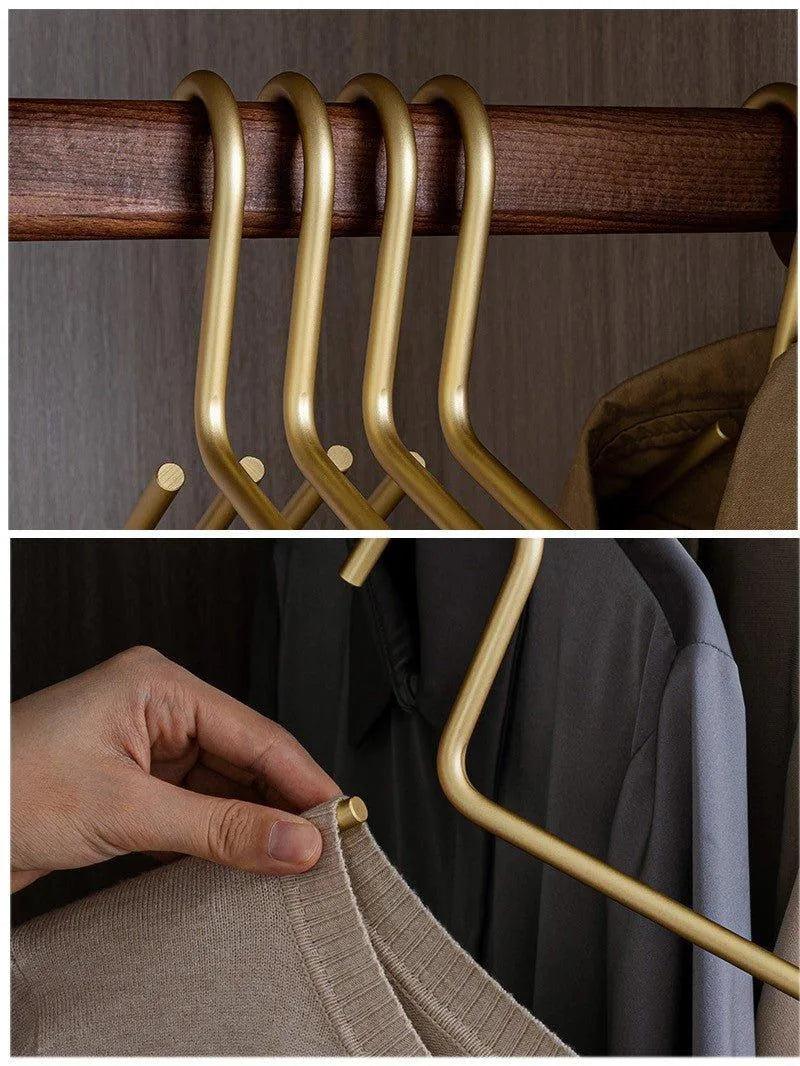 Bellora Set of 5 Solid Matte Metal Hangers in Gold and Silver for Seamless Wardrobe Organization