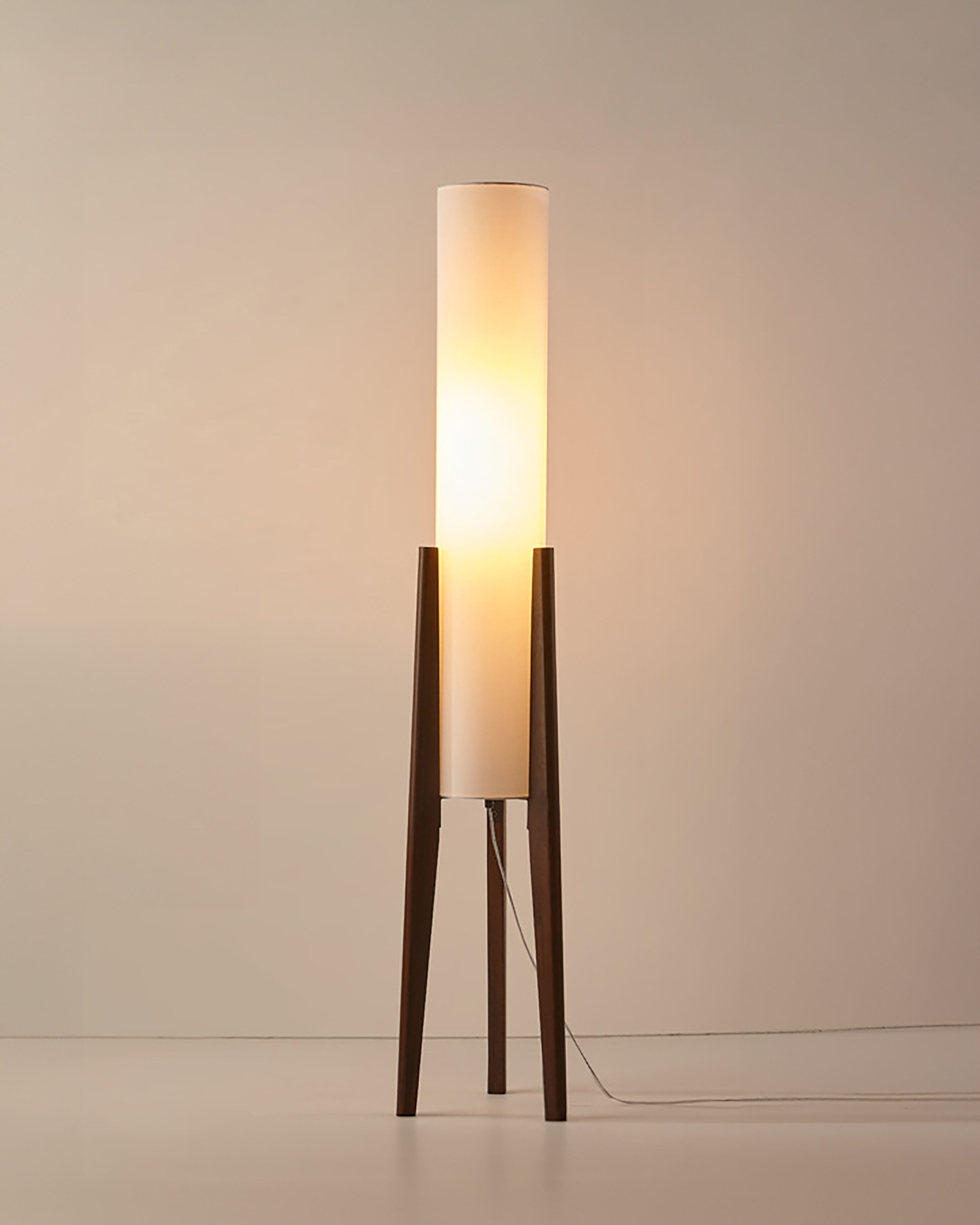 Kirara | Solid Walnut Wood Artistic Floor Lamp