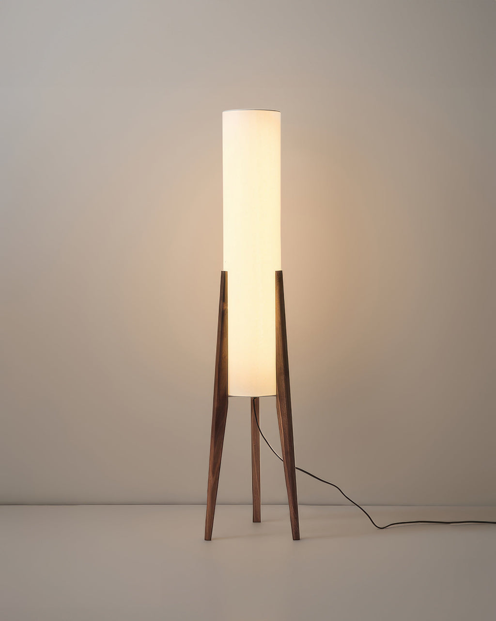 Kirara | Solid Walnut Wood Artistic Floor Lamp