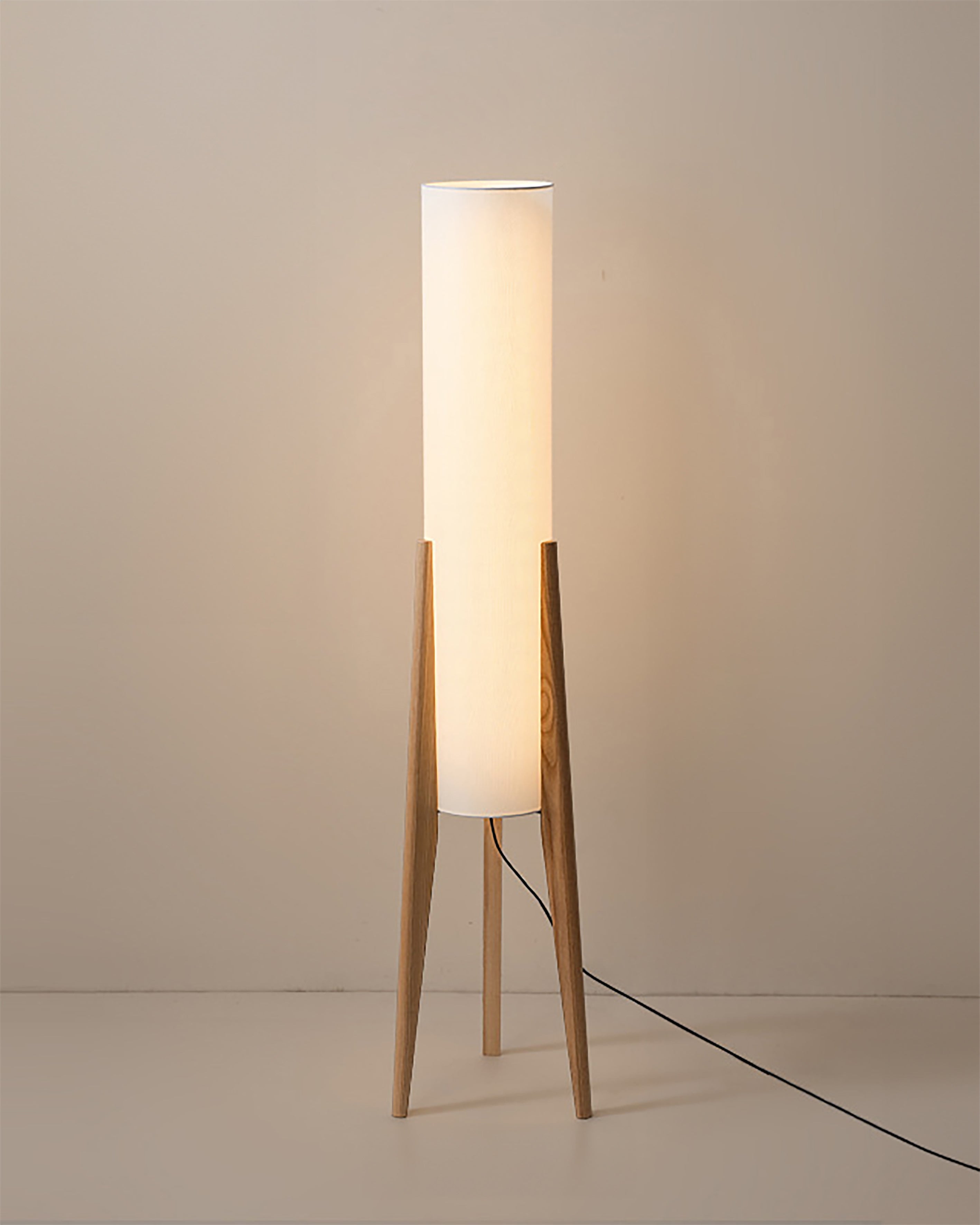 Kirara | Solid Walnut Wood Artistic Floor Lamp