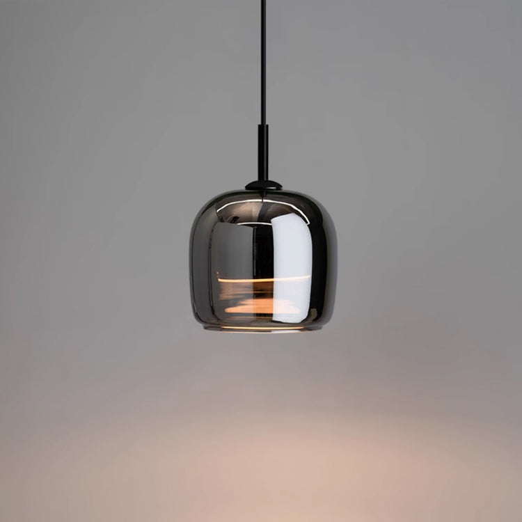 Svalen | Nordic Black Glass Pendant Light