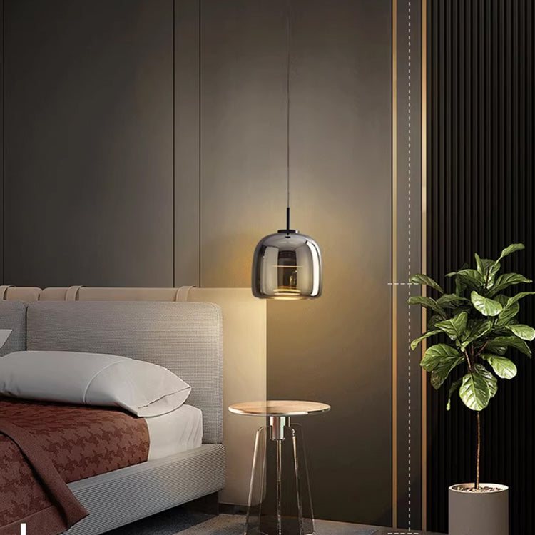 Svalen | Nordic Black Glass Pendant Light